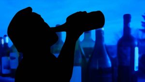 Co to jest alkoholizm objawy - co warto na ten temat wiedzieć?