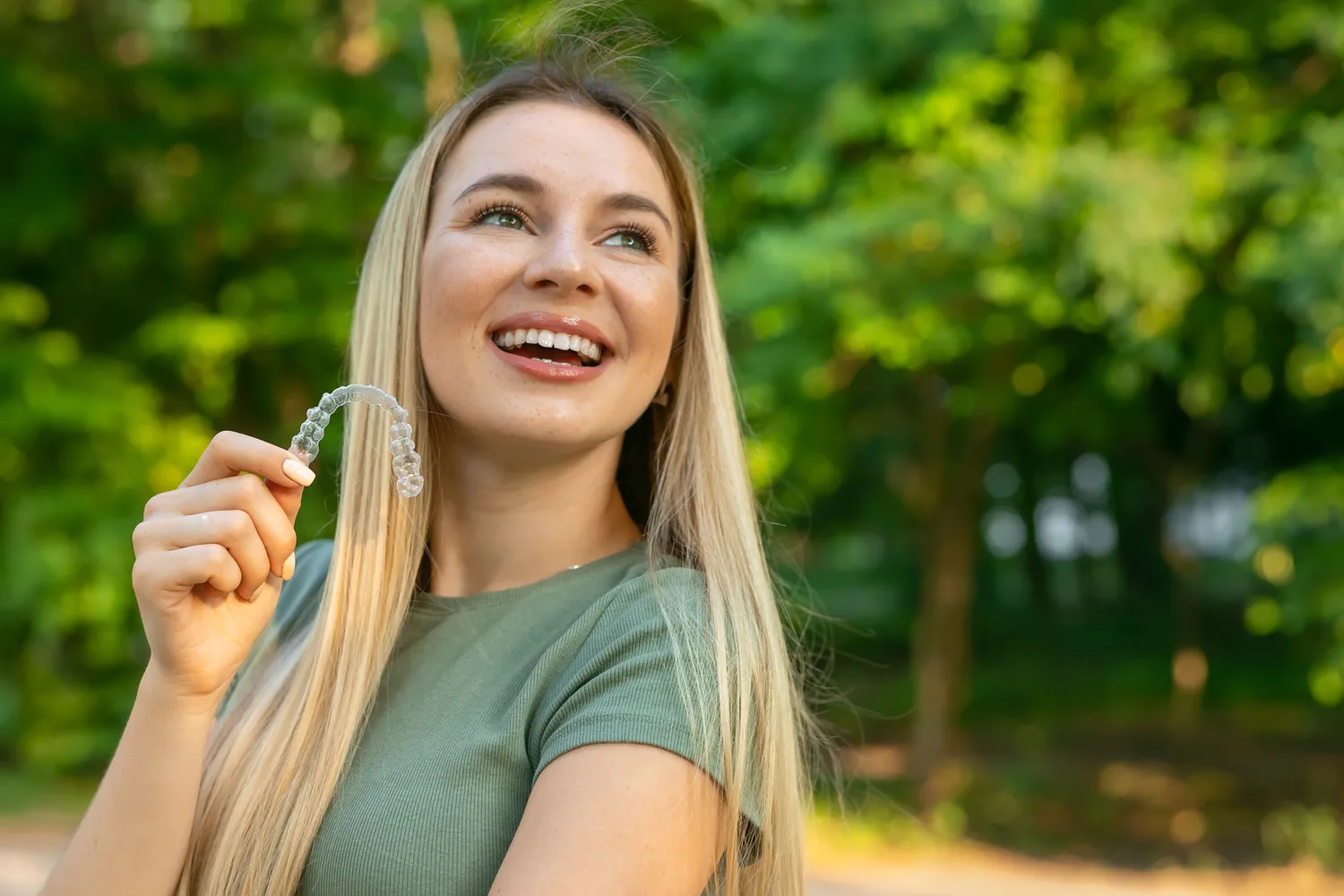 Nakładki Invisalign w Warszawie
